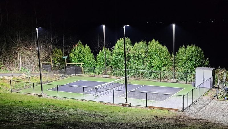 Led 300 Watt Shoebox Sbho4 lighting Up Outdoor Pickleball Court